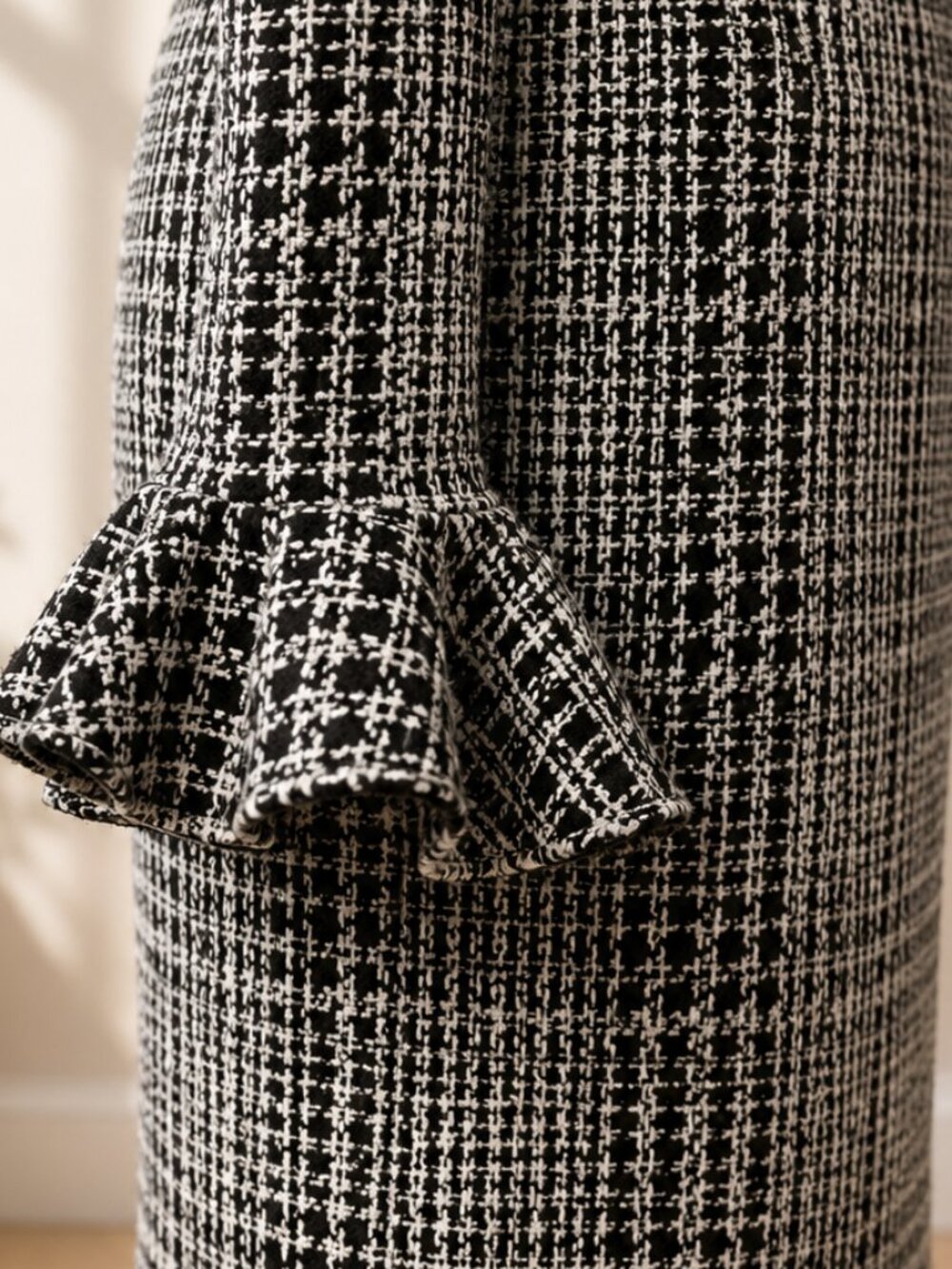 Lauren Ralph Lauren Plaid Ruched Sheath Dress Size 12 V-Neck Long Sleeve Work - Picture 4 of 8